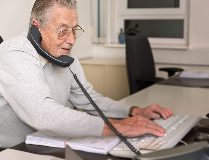 Être contraint de travailler pendant sa retraite