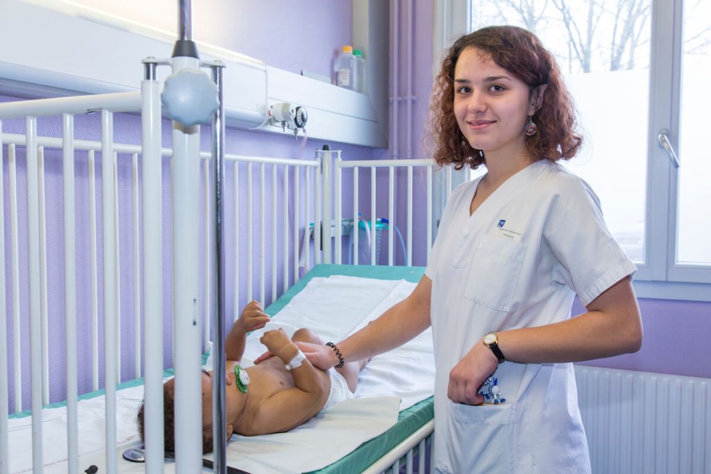 Infirmière puéricultrice hospitalière: salaire et grille indiciaire