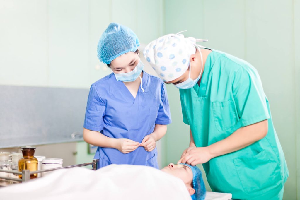 Le rôle de l’aide-soignant en service de chirurgie