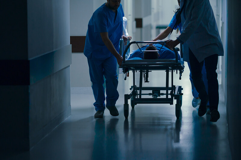 Brancardier hospitalier : un maillon important pour le bien-être et la sécurité du patient