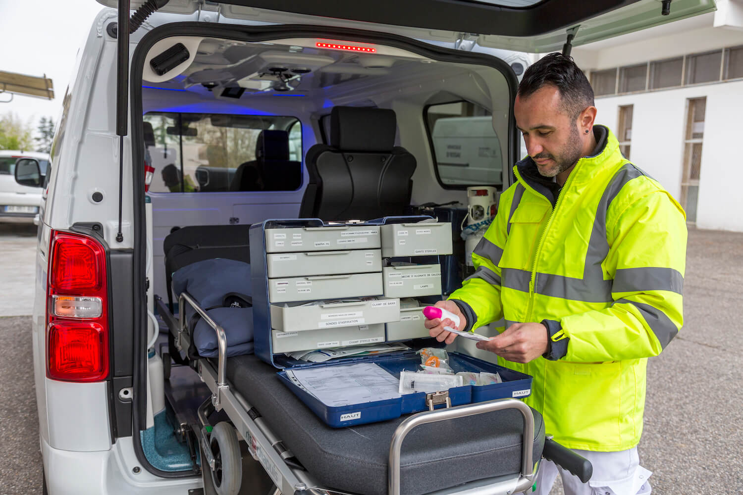 Comment devenir ambulancier hospitalier ?