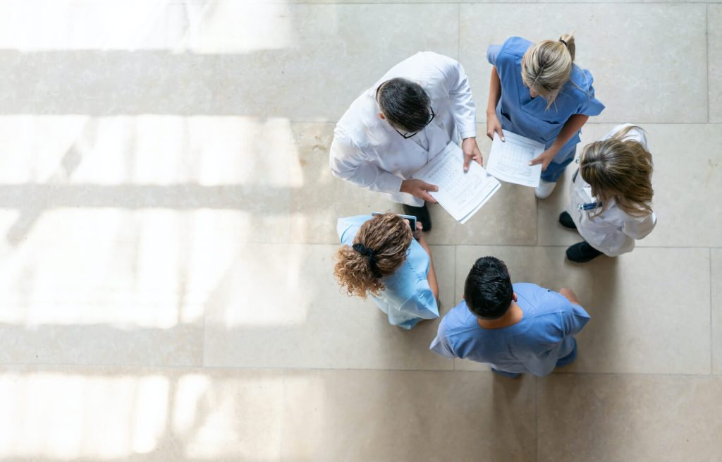 Les métiers  du  soin à l'hôpital sont variés et essentiels à la prise en charge des patients