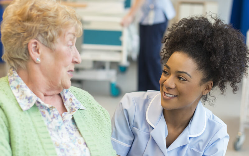 L'aide-soignante à l'hôpital : au cœur de la relation patient/soignant