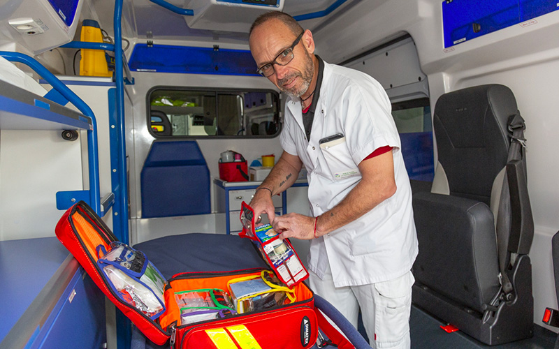 Ambulancier Diplômé d’État : son rôle à l’hôpital et ses évolutions possibles