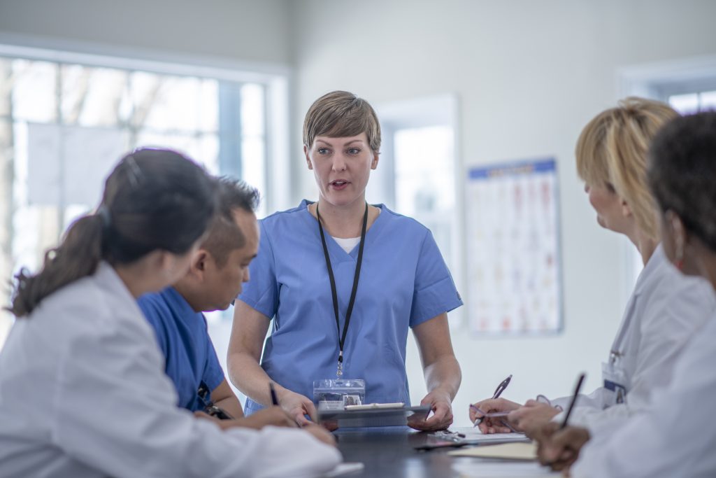 Quelles sont les nouveautés en matière de développement des compétences des personnels hospitaliers ?
