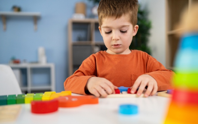 Mieux connaître les autistes pour mieux les soigner
