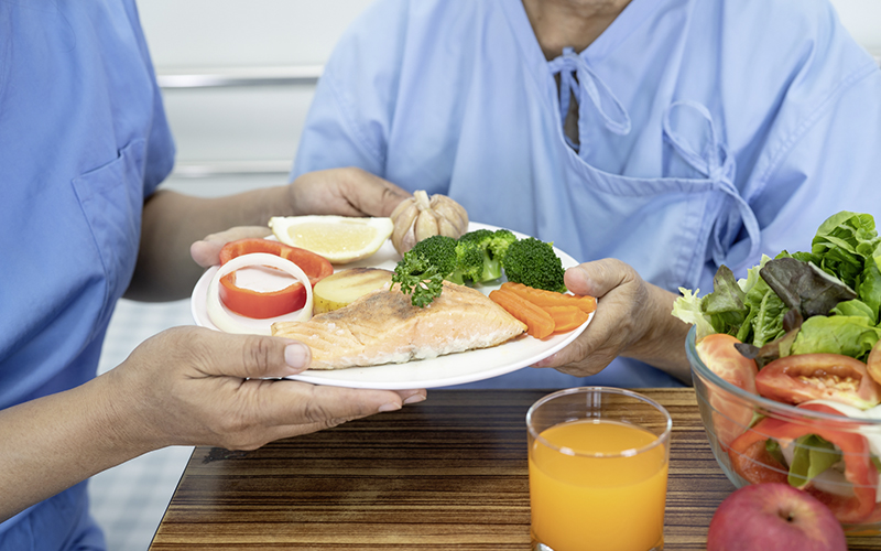 Les nouvelles habitudes alimentaires : comment les gérer au sein des établissements hospitaliers ?